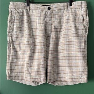 Tommy Bahama Brown & Grey Plaid Seersucker Mens 38 Shorts Gripper Waist Golf